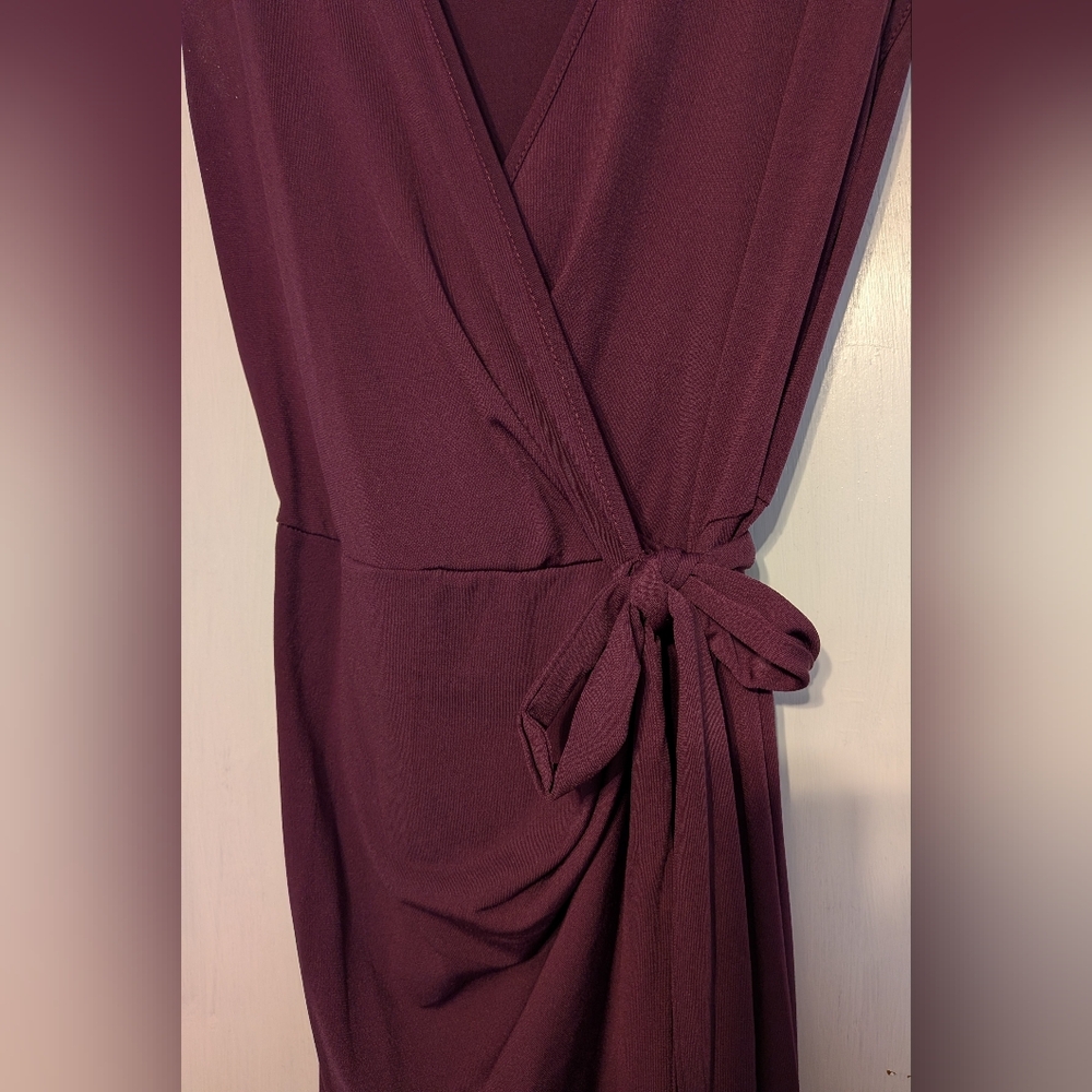Women's Elegant Wrap Dress - Picture 4 of 4